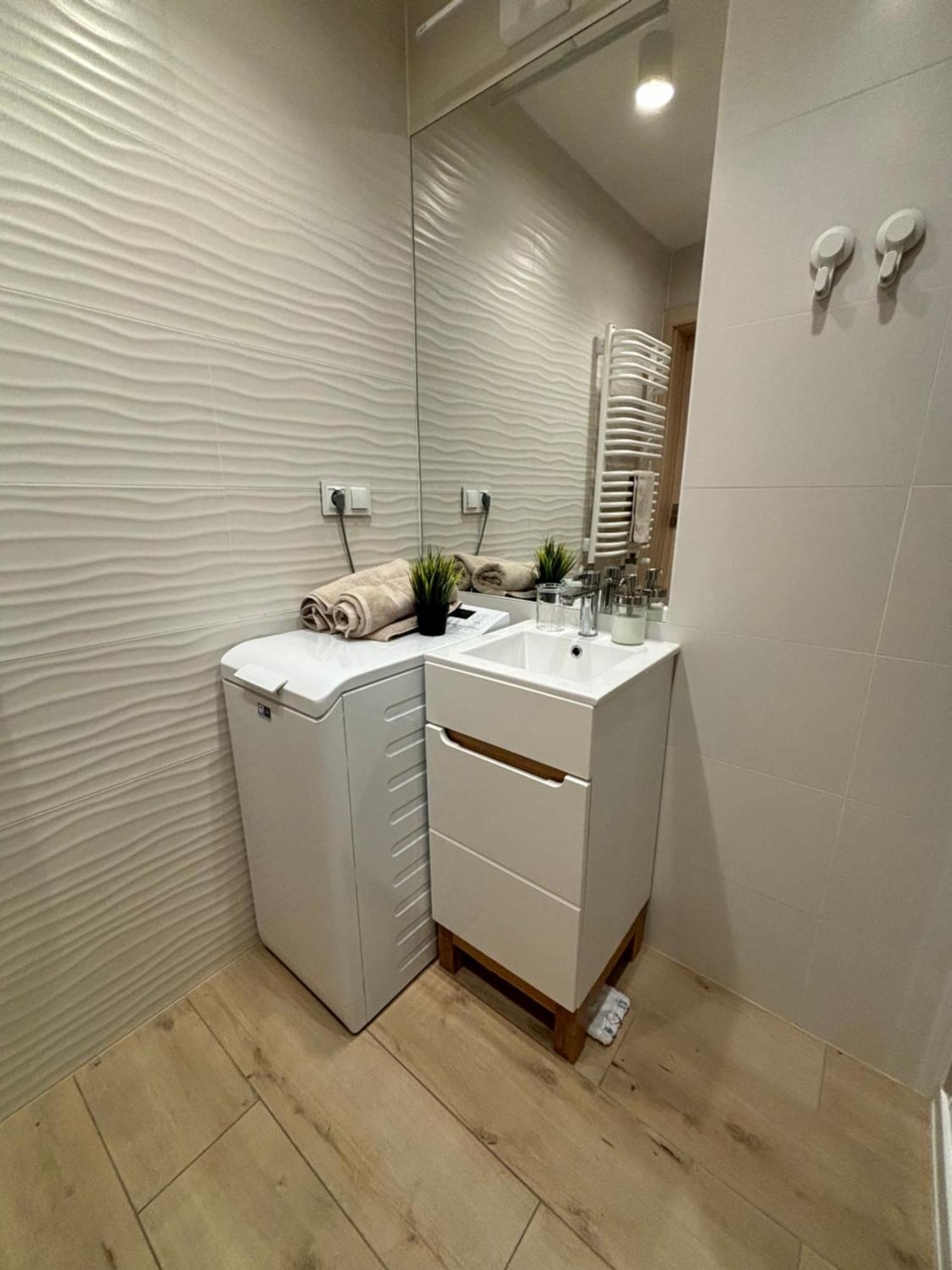 Chopin Park Lux Apartment, Self Check-In 24H, Free Parking, Air-Conditioning Poznan Oda fotoğraf